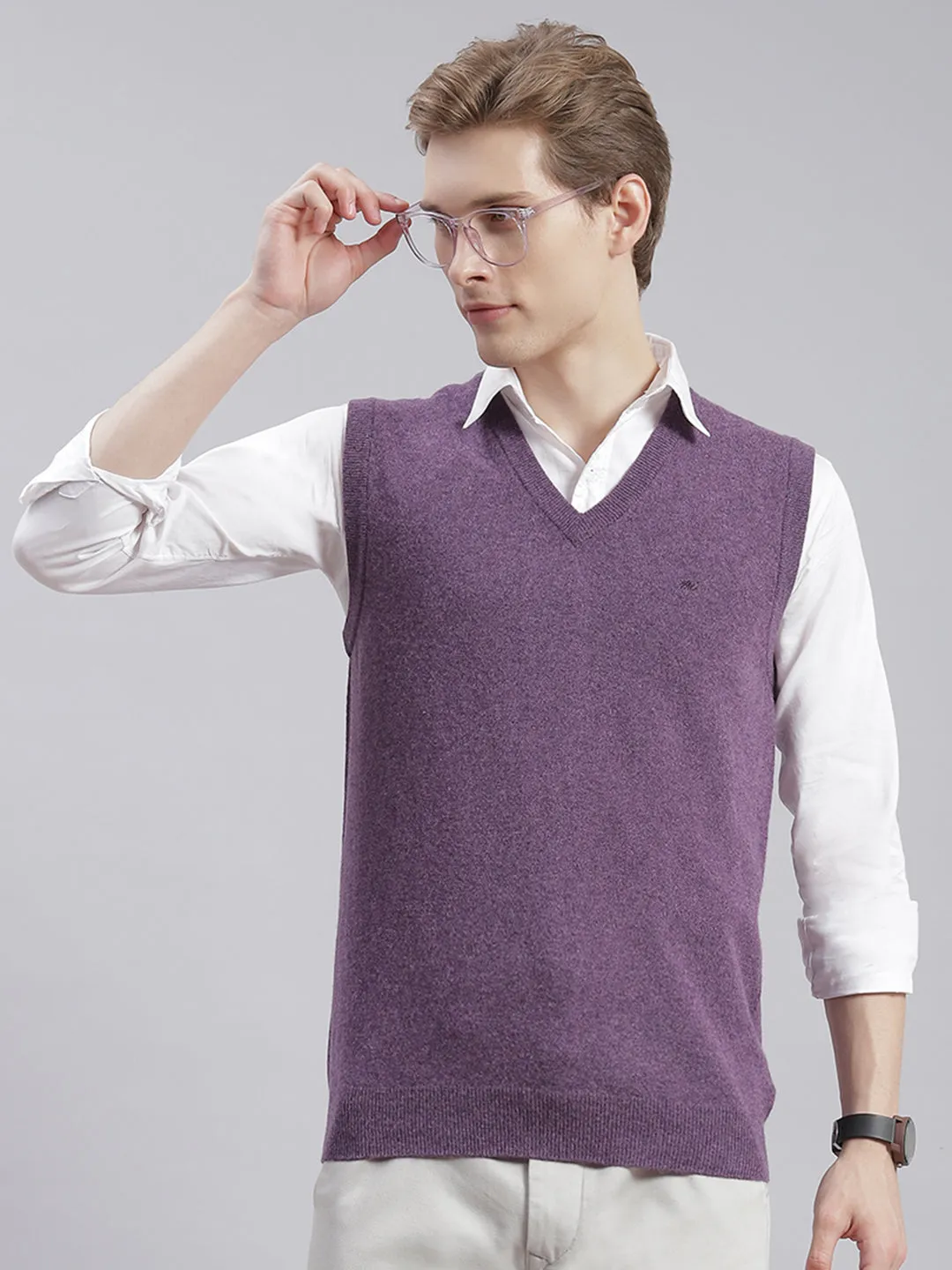 Men Purple Solid V Neck Sleeveless Sweaters/Pullovers