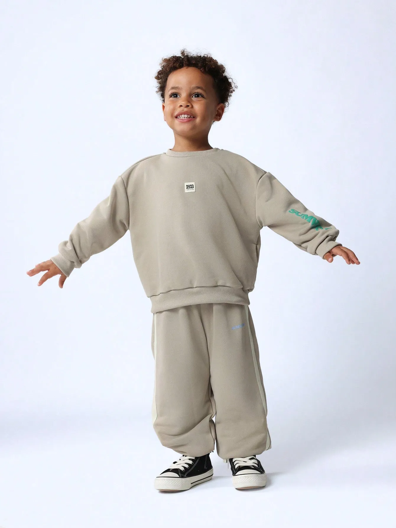 Young Boys Comfy Crew Neck Sweatshirt With Sleeve Puff Graphic Print